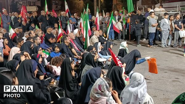 تجمع شبانه میدان شهرداری قم با حال و هوای عزاداری فاطمیه(س)