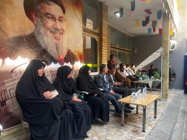 مراسم چفیه‌های بهشتی در دبیرستان قلم اصفهان