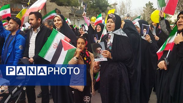 حضور افشار مختلف مردم نیشابور در راهپیمایی ۲۲ بهمن 