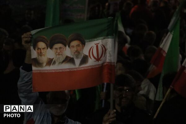 خروش بی نظیر نیشابوری ها در حمایت از سومین رهبر جمهوری اسلامی ایران 