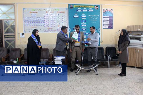 بازدید مدیر سازمان دانش‌آموزی استان و همکاران ستادی از مدارس تشکیلاتی زرند 