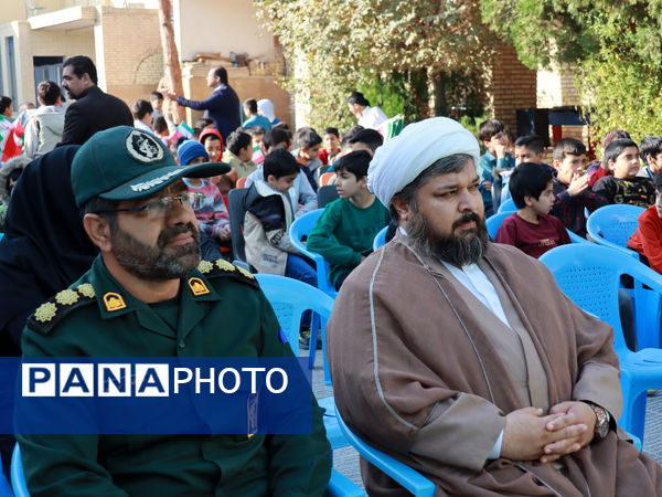 طنین زنگ استکبارستیزی در آموزشگاه سید حسن میرمحمدی میبد 