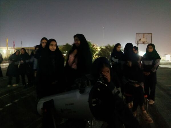رصد آموزشی ماه در مدرسه حضرت فاطمه(س) میناب؛ گامی برای پرورش استعدادهای نجومی