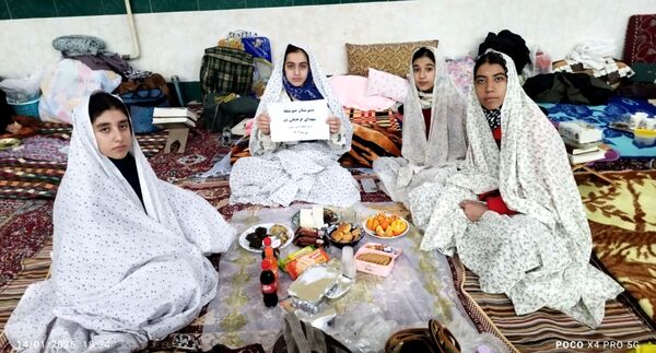 برگزاری مراسم اعتکاف توسط دانش آموزان دبیرستان شهدای فرهنگی ۲