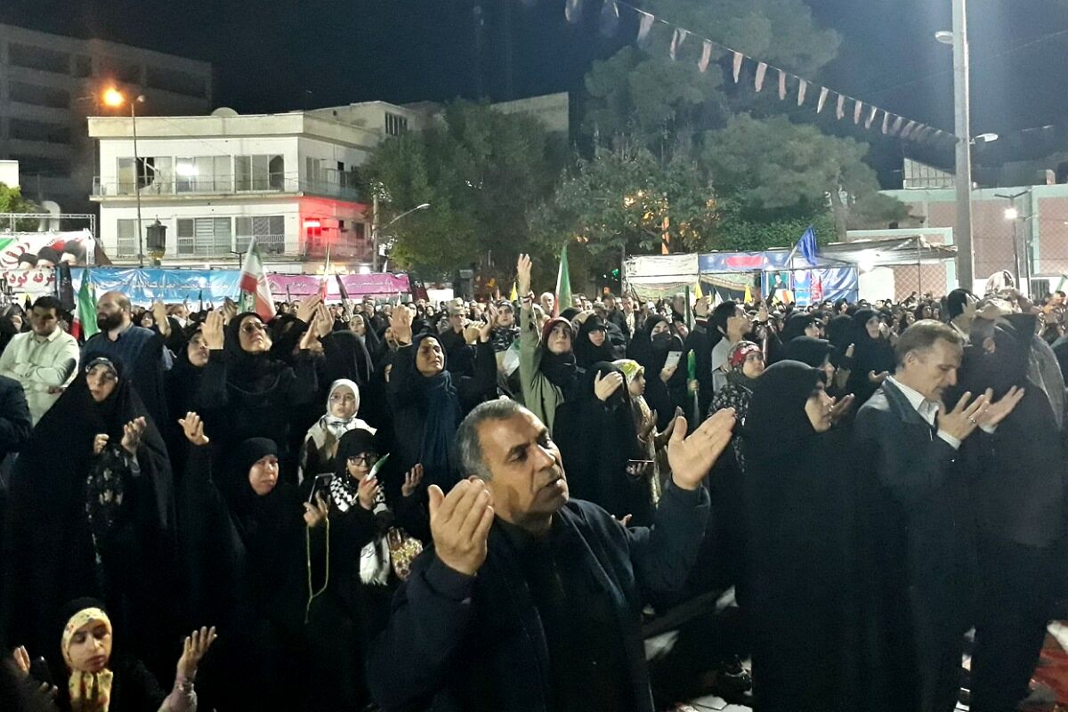 برپایی نماز استغاثه در میدان شهرری