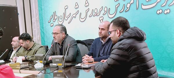 نشست صمیمی خبرنگاران پانا و مسول خبری صداو سیما در ملایر