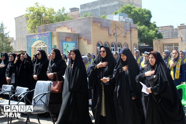 زنگ سپاس معلم در فاروج به صدا در آمد 