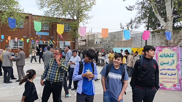 برپایی بازارچه کار و فناوری در دبیرستان شهید بهشتی آشخانه