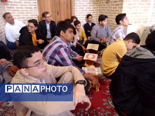 بزرگترین محفل دانش‌آموزی انس با قرآن در شهر یزد 