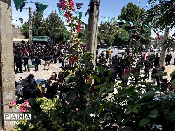 عزاداری پرشور ظهر عاشورا در شهرک ینگی امام