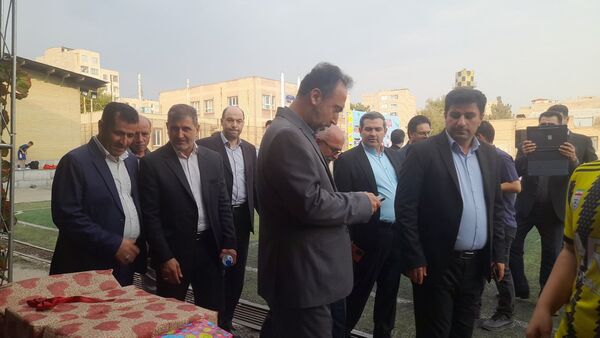 افتتاح میدان پویا با شعار دانش‌آموز پویا، خانواده بانشاط، جامعه سالم در ناحیه 4 کرج 