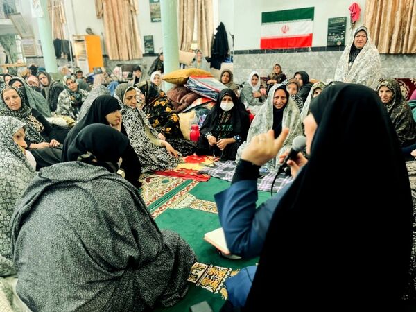 مراسم اعتکاف مادر دختری در مسجد صاحب الزمان آشخانه