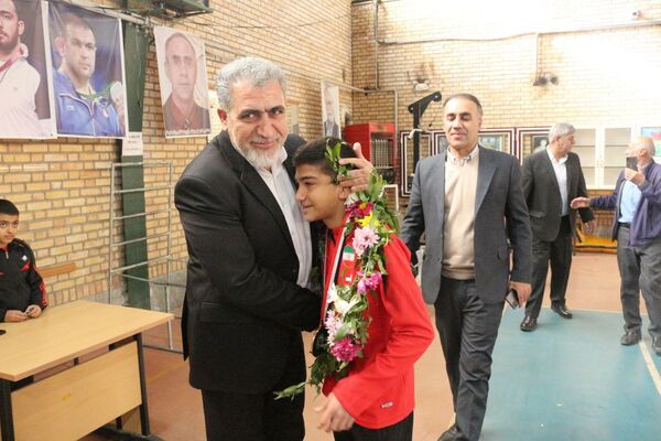 تجلیل از قهرمان مسابقات کشتی غرب آسیا