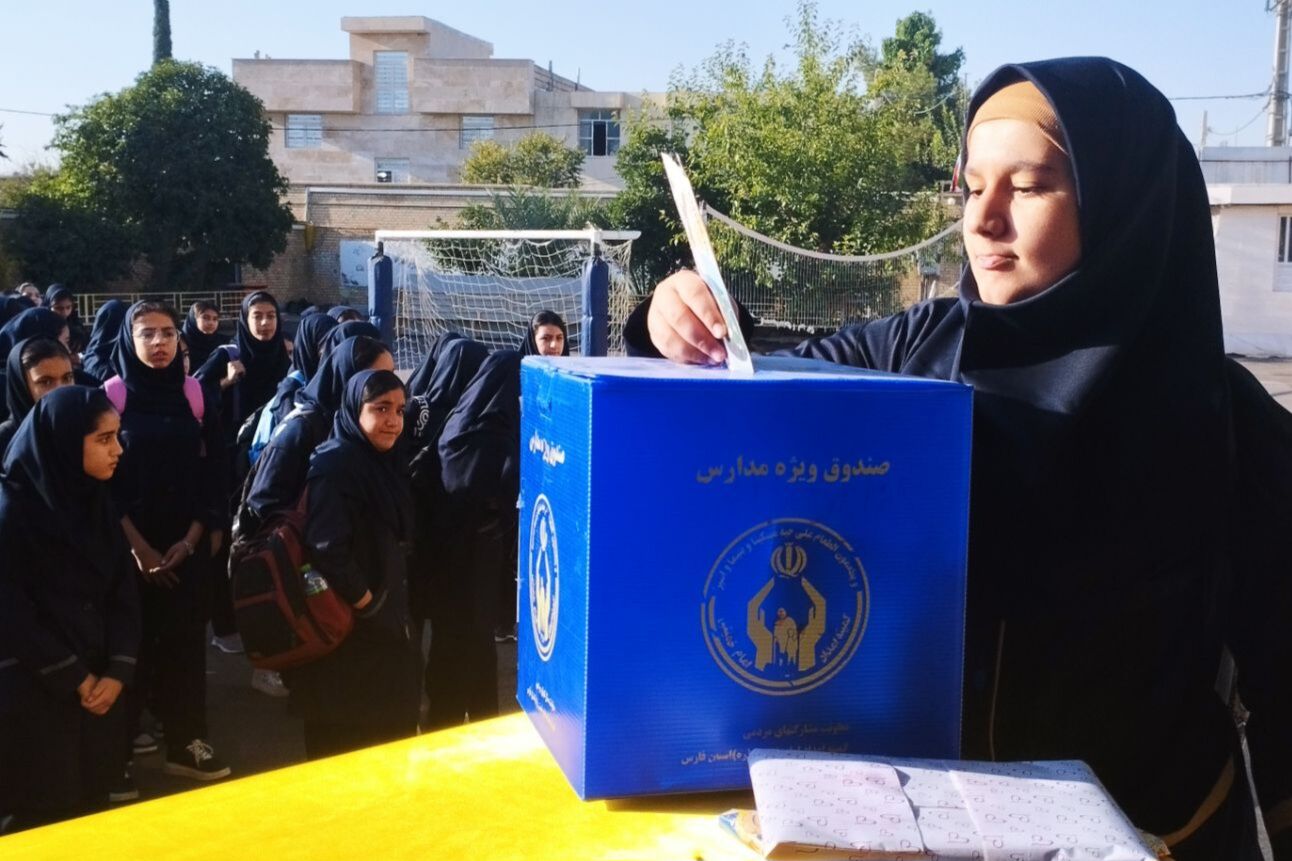 جشن عاطفه‌ها، همدلی دانش‌آموزان ایران