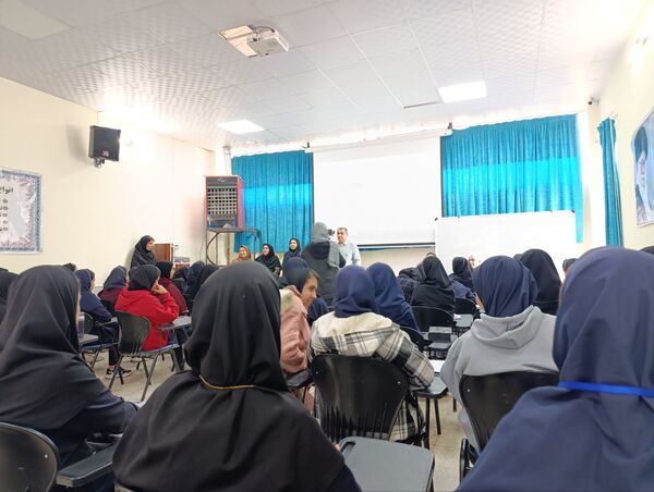بیست و هشتمین گردهمایی کتاب گچ پژ در نیشابور 