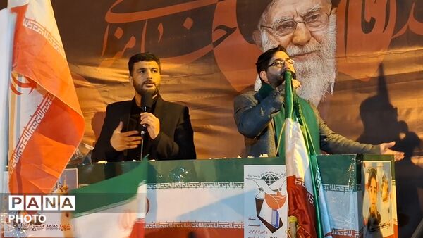 آیین وداع با پیکر دانش آموز شهید محمد حسین دهقان در قم