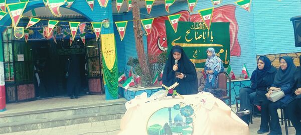 جشن میلاد حضرت مهدی(عج) و سالگرد پیروزی انقلاب اسلامی در دبیرستان اهل‌البیت(ع) ناحیه ۴ کرج