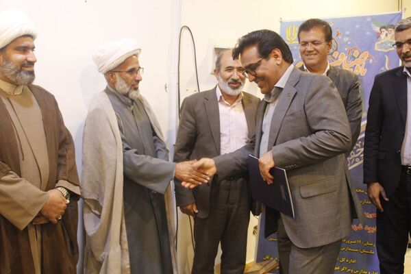 بزرگترین محفل انس با قرآن و افطاری دانش‌آموزان مدارس غیردولتی و هیات‌امنایی همزمان با سراسر کشور