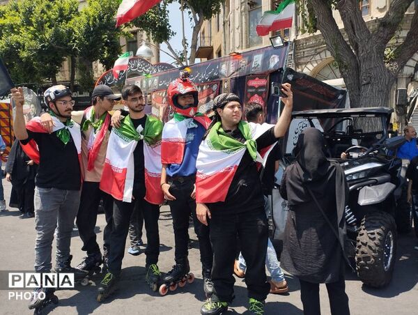 جاماندگان آذربایجان شرقی با چشمانی اشک‌بار به امید روز رجعت با رهبر شهید