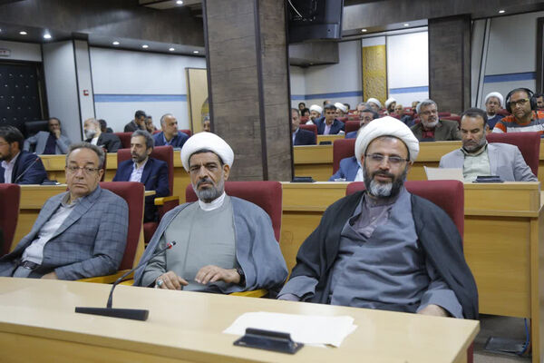جلسه شورای اداری استان قم با حضور رئیس جمهوری
