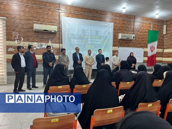 بازدید نماینده مردم جنوب کرمان از کلاس های آمادگی امتحانات نهایی