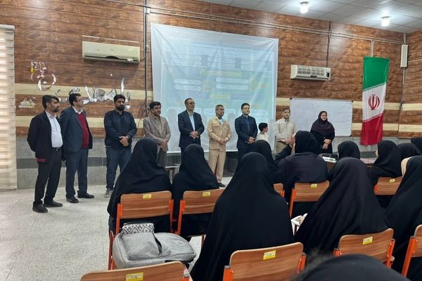 بازدید نماینده مردم جنوب کرمان از کلاس های آمادگی امتحانات نهایی