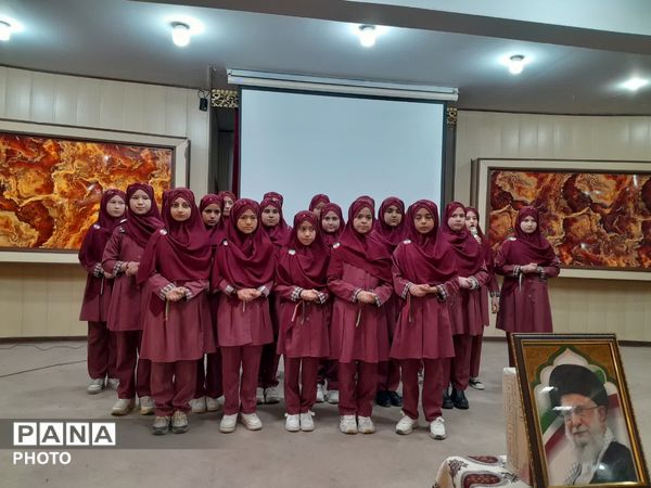 جشنواره سرود منطقه میمه؛ نمایش همدلی و شور دانش‌آموزی در خانه معلم