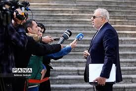 شهید رئیسی پیگیر جمع‌آوری گازهای مشعل و افزایش ظرفیت پتروشیمی‌ها بودند