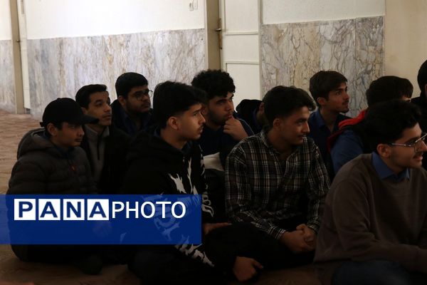 جشن بزرگ نیمه‌شعبان و آغاز دهه فجر در هنرستان شیخ‌الرئیس 