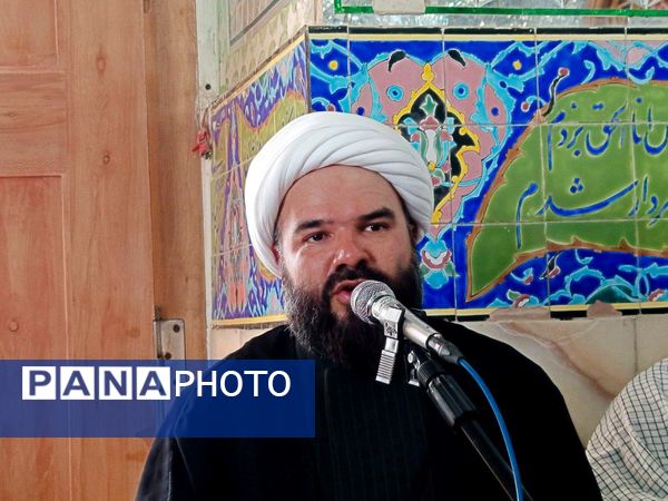 نماز جمعه ای با رنگ خون شهید در کاشمر