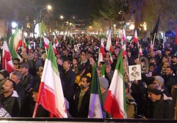 حضور پر شور و حماسی مردم نیشابور در هشتمین روز از شهادت امام شهید خامنه ای