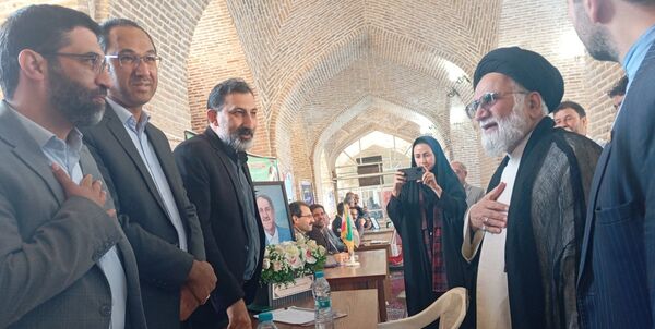 میز خدمت در نماز جمعه هفته چهارم آبان ماه در نیشابور