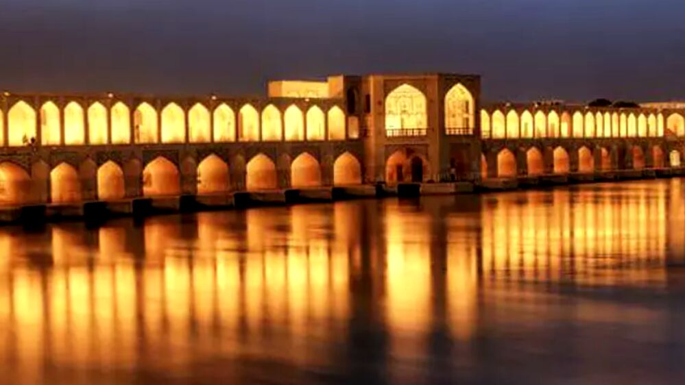 زاینده‌رود؛ رودی که در هر موجش تاریخ و آرزوی نصف جهان جاری است