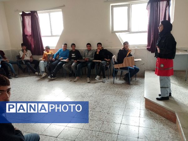 مانور زلزله در دبیرستان شهید مراتی خانلق