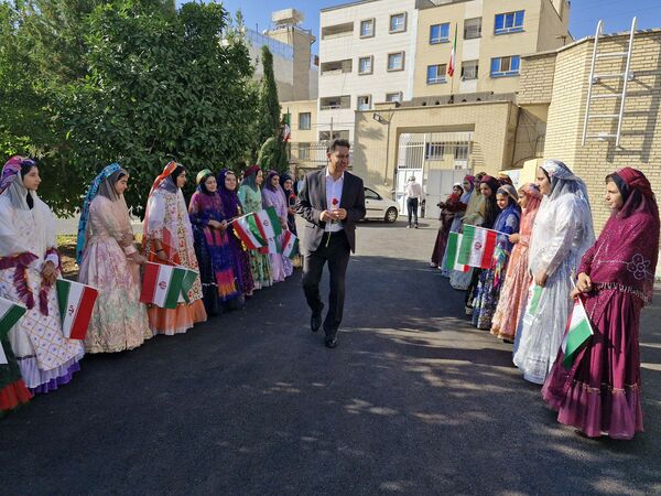  نواخته شدن زنگ مهر و برگزاری جشن بازگشایی مدارس عشایری استان فارس