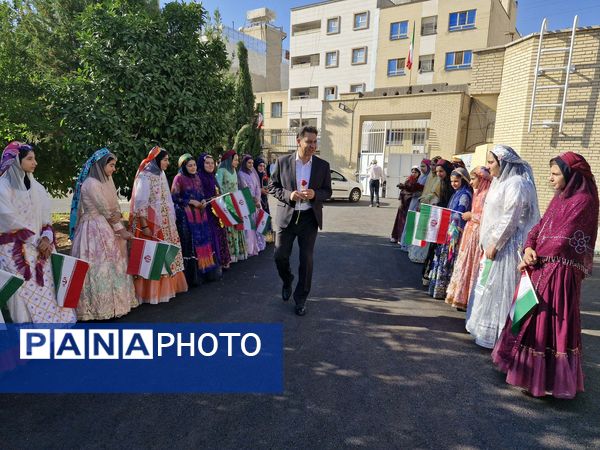  نواخته شدن زنگ مهر و برگزاری جشن بازگشایی مدارس عشایری استان فارس
