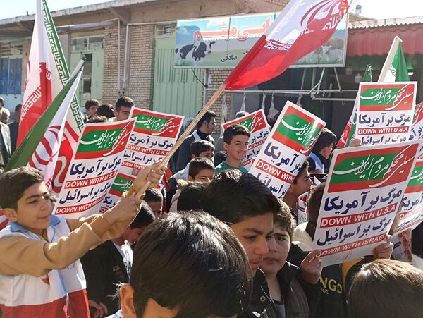 حضور پرشکوه مردم حماسه ساز بن در راهپپیمایی ۲۲ بهمن