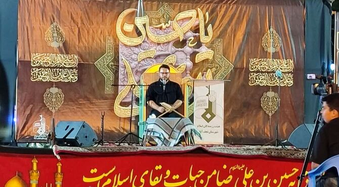 تجمع مردمی شهرستان نجف‌آباد همراه با عزاداری ایام محرم