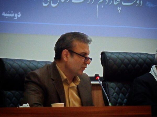 نایب رئیس مجلس شورای اسلامی پای درد دل فعالان اقتصادی نشست