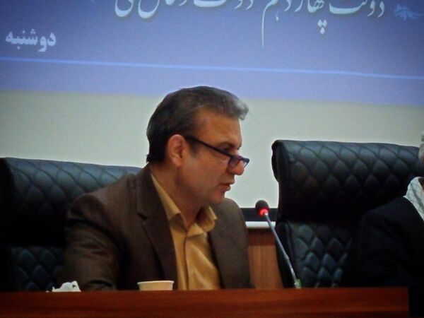 نایب رئیس مجلس شورای اسلامی پای درد دل فعالان اقتصادی نشست