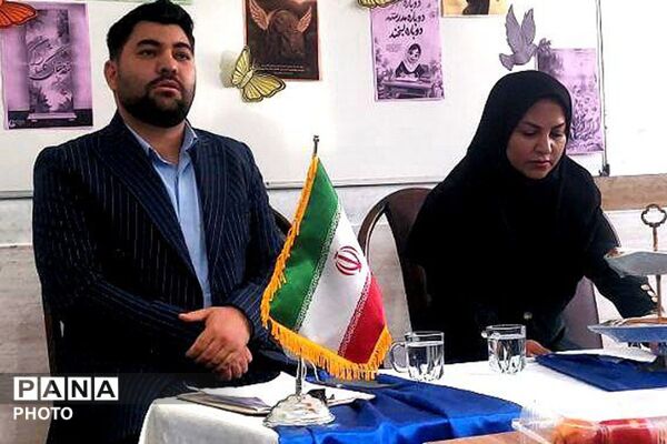 جلسه مشترک شورای معلمان مدارس ۱۲ بهمن و سامنی