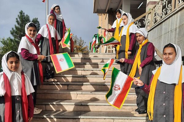 طنین زنگ استکبارستیزی در مدارس منطقه ۵ تهران به صدا در آمد