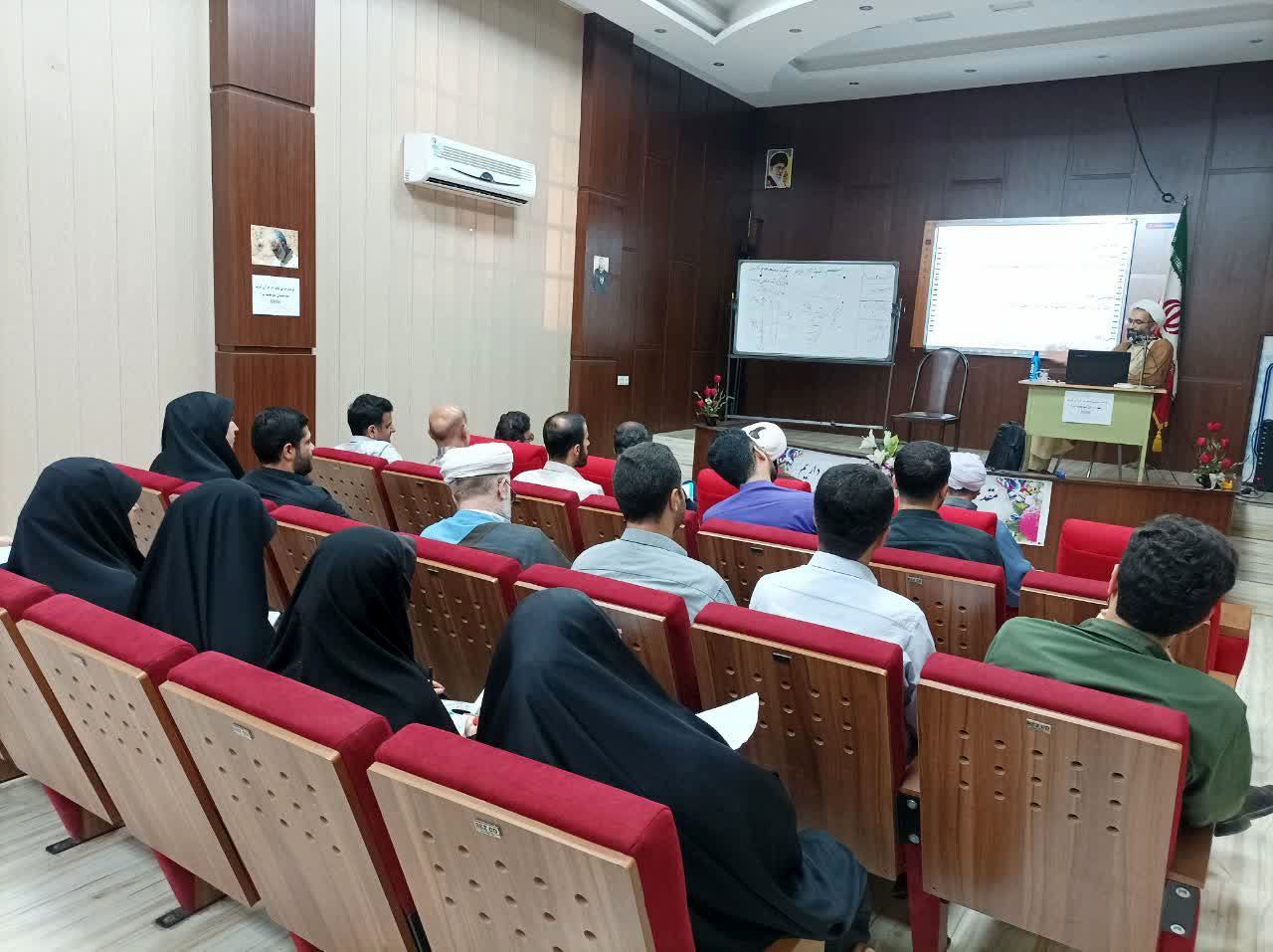 برگزاری دوره های تربیت مربی تدبر قرآن کریم در شهرستان صومعه‌سرا 