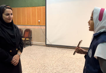 والدین در شناخت آسیب‌ها  باید به نوع روابط و نیازهای نوجوانان خود توجه داشته باشند