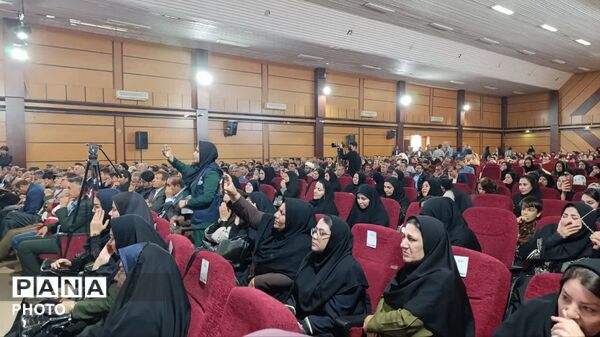 جشن روز معلم با حضور معاون پرورشی و فرهنگی وزیر آموزش و پرورش