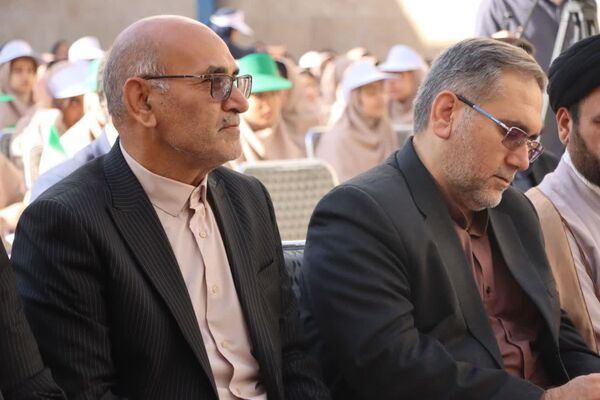 مراسم جشن ملی عاطفه‌ها در دبیرستان دخترانه شهید دکتر پاکنژاد یزد 