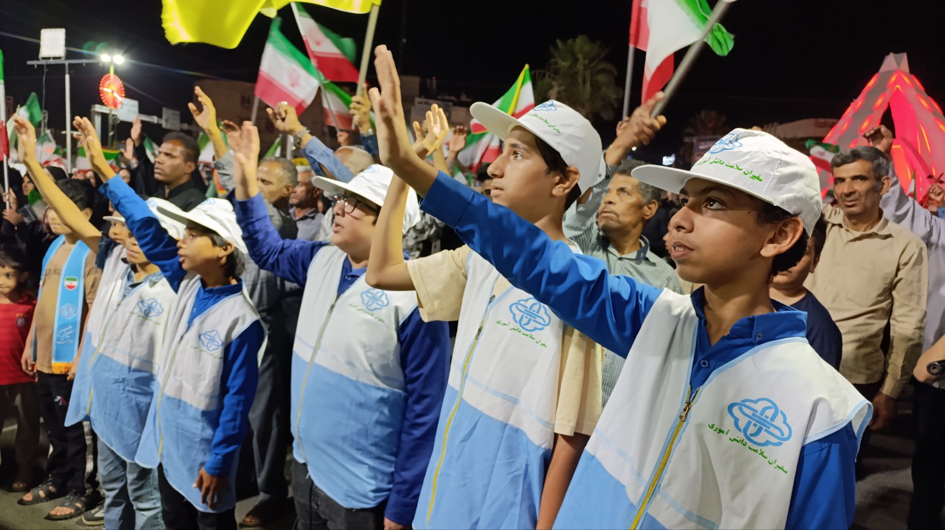 حضور فعال سفیران و مراقبین سلامت رودان در برنامه‌های هفته سلامت