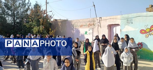 تقدیر از برترین‌های دبستان شهید نجفی فدافن 