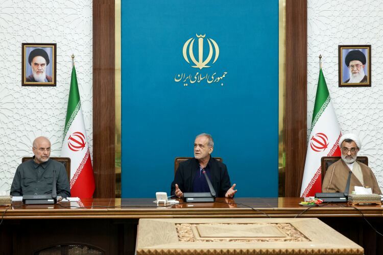 پزشکیان: الگوی مدیریت محله محور کلید حل مسایل امنیتی، اشتغال، آموزشی و فرهنگی است