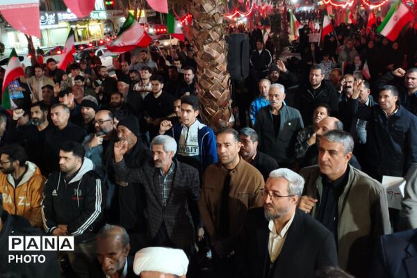 میدان هفت‌تیر بهارستان دو میزبان راهپیمایی شبانه مردم و فرهنگیان